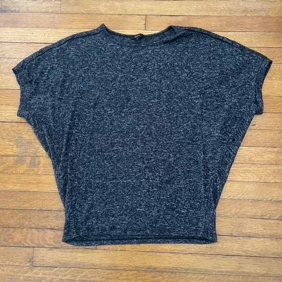 Quince Dark Heather Gray Short Sleeve Jersey Fit Top Sz M - Picture 2 of 7